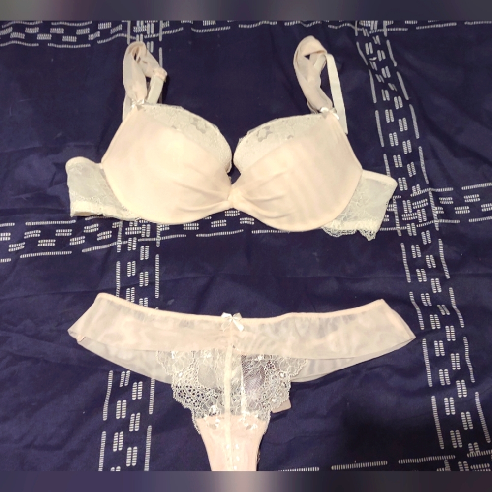 Adore me bra&panty set🥳buy2 items from my closet and get additional free gift🥳